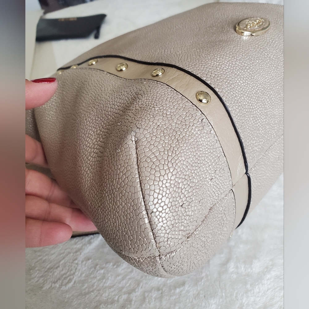 Coach Bag GUC - Picture 6 of 15